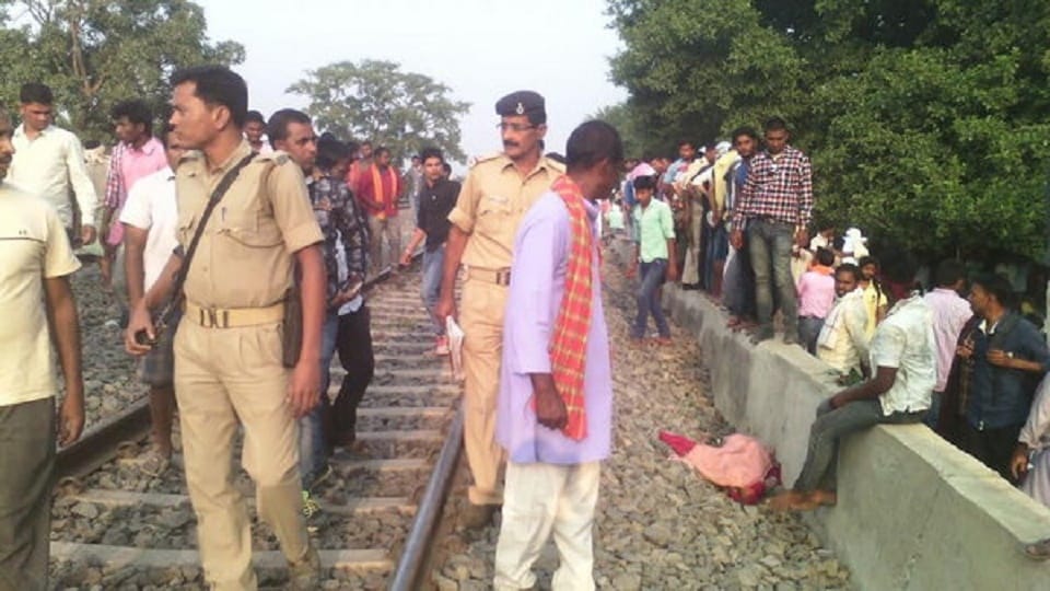 4 people accident by train in Sahebganj 