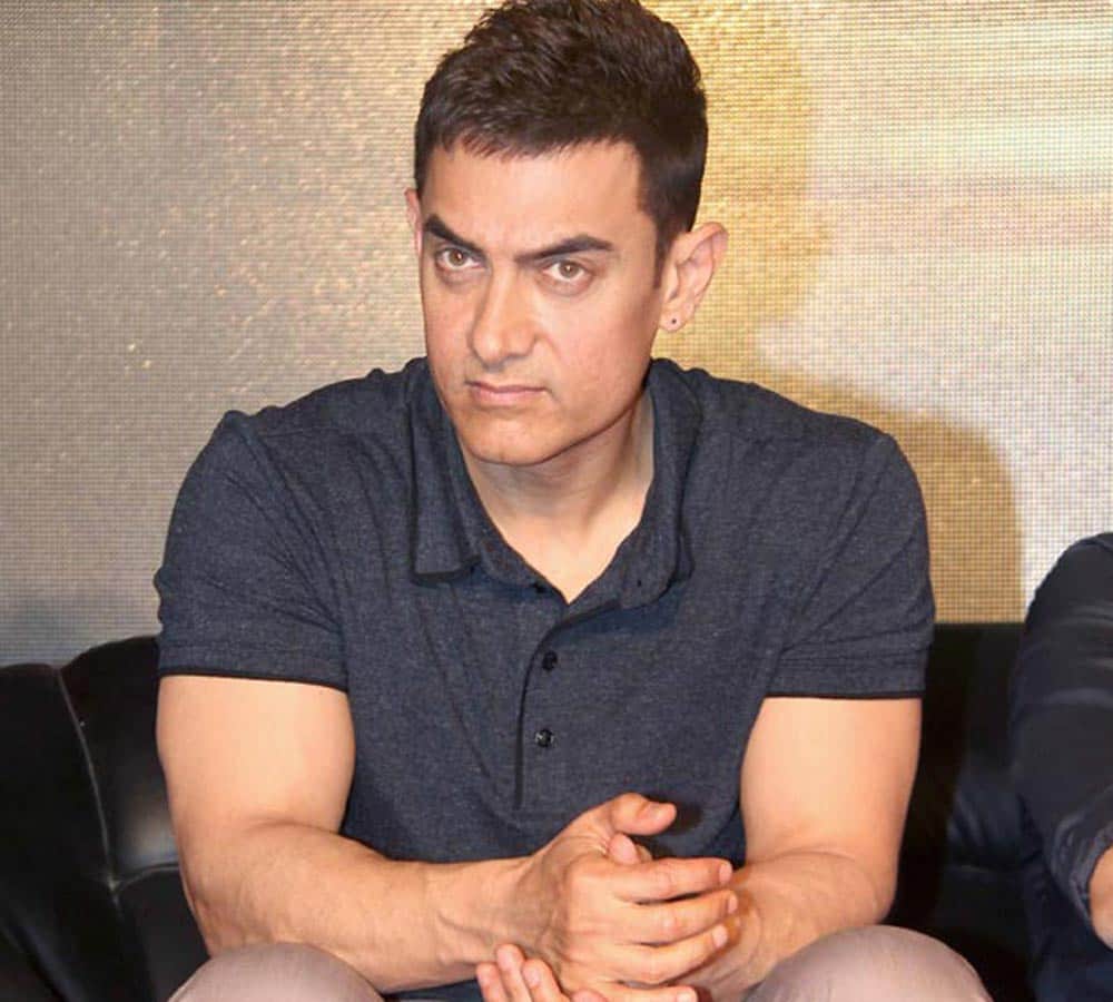 Aamir should divorce Kiran Rao to marry Sunny Leone: KRK