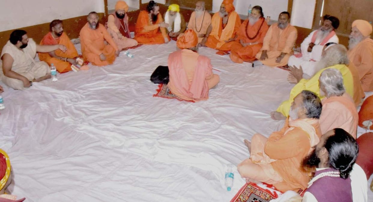Panchayati Akhara Shri Niranjani announced, Mahamandaleshwar title will be available only after Acharya degree