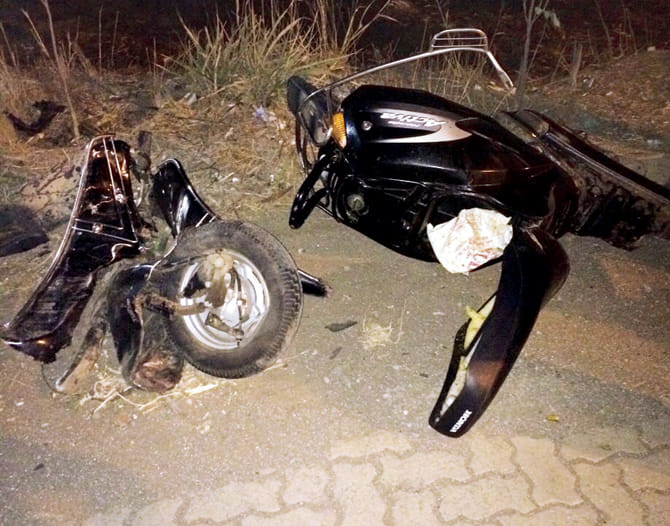 hisar students activa accident, critically injured, people capturing video