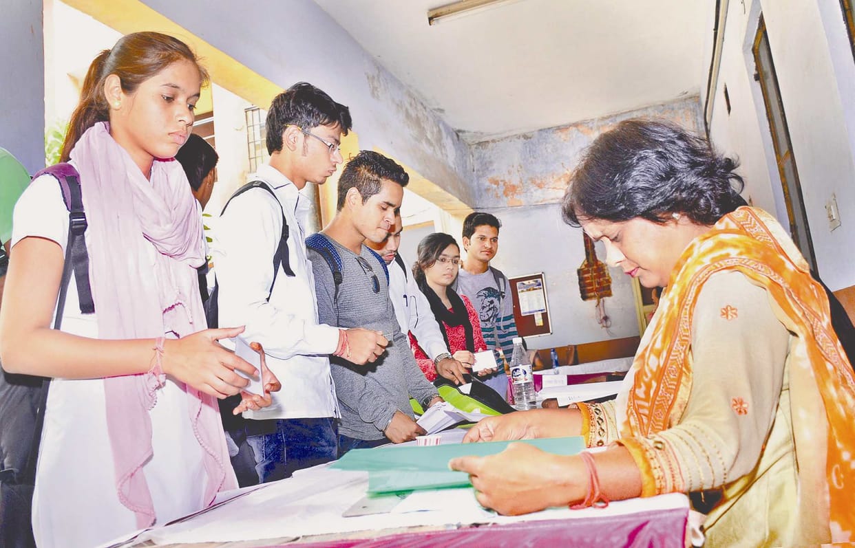 38 nominations filed on the 12 steps of the student union elections