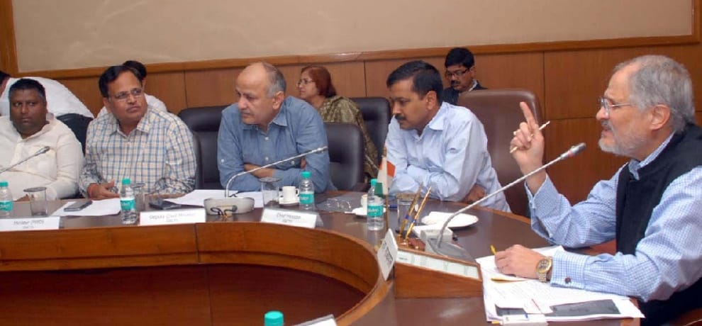 smog alert delhi lg najeeb jung take decision 