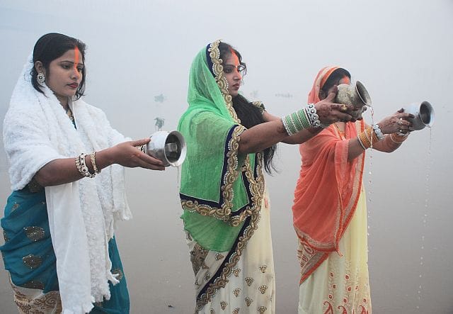 Offer water to the happiness sought by Sun, Chhath veneration