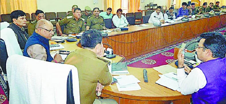 Police to identify people who scare people: DM