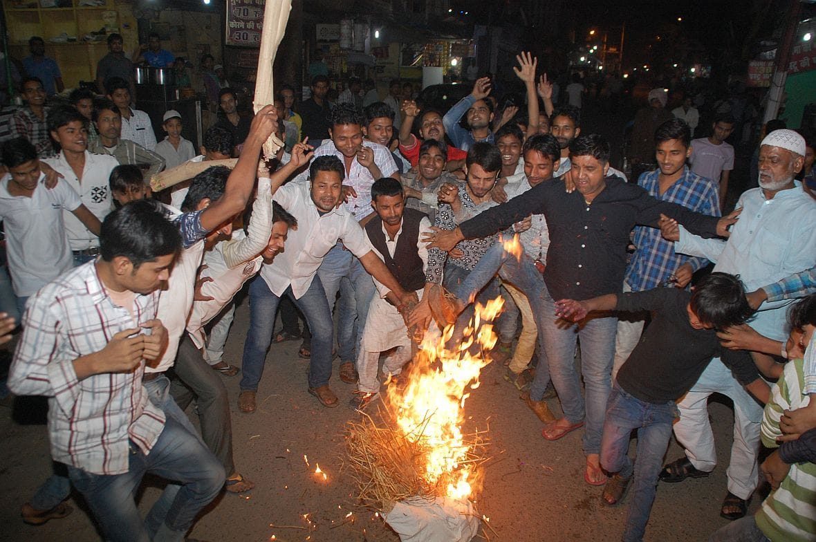Congressman opposes PM's decision, burnt effigies