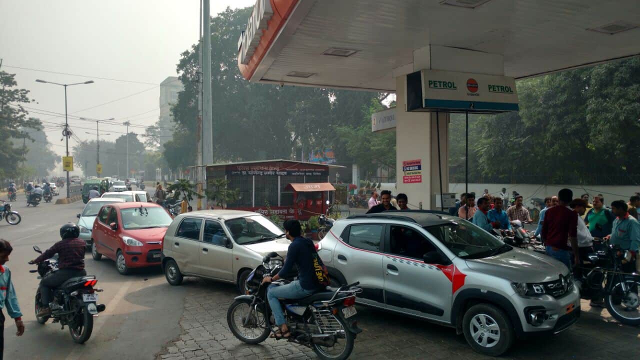 clash in petrol pumps and hospitals after 1000 note ban 