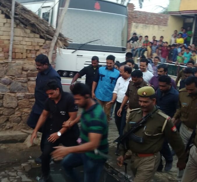 akshay reached nandgaon late evening