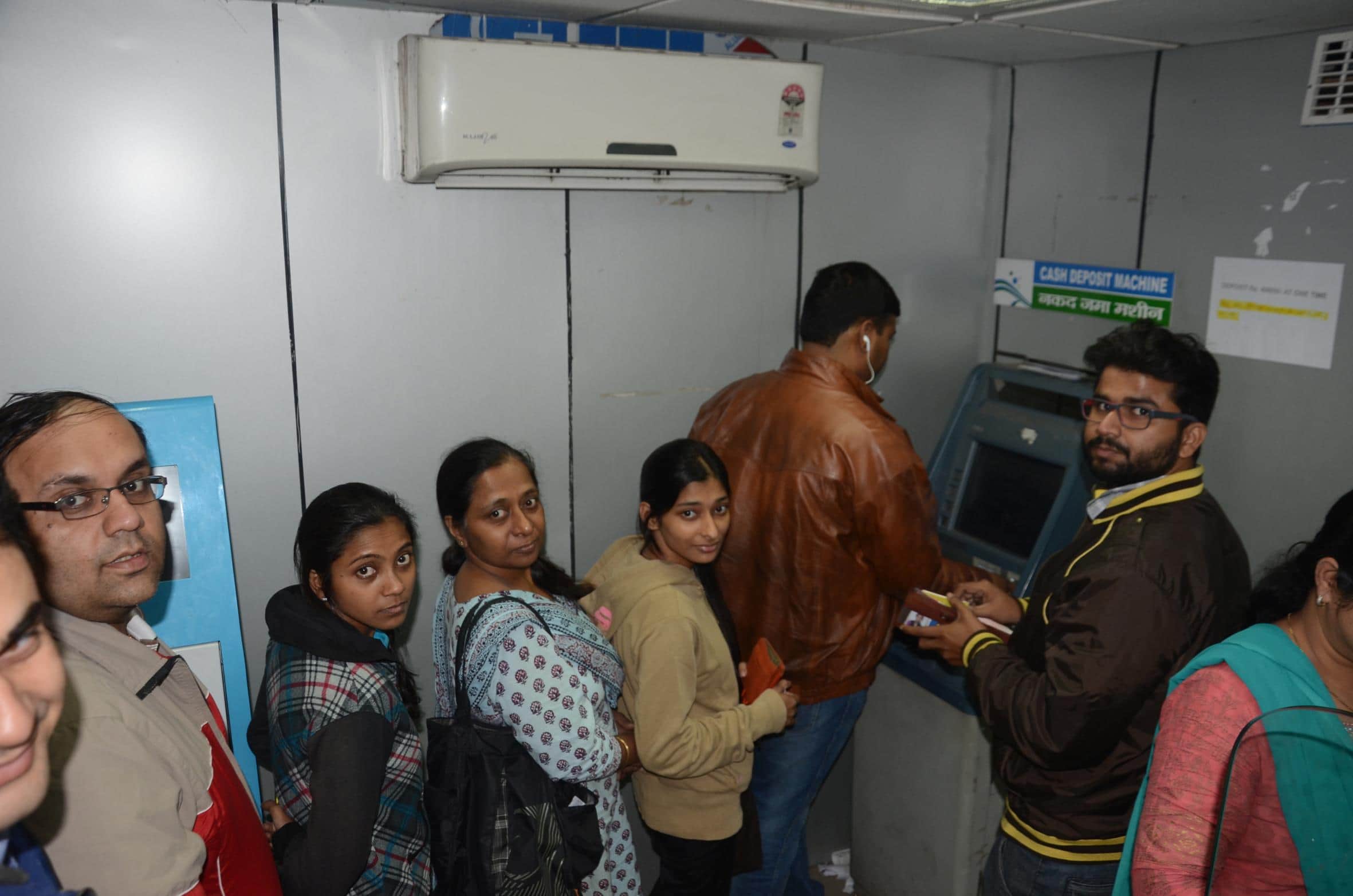 currency ban leads ruckus in lucknow city