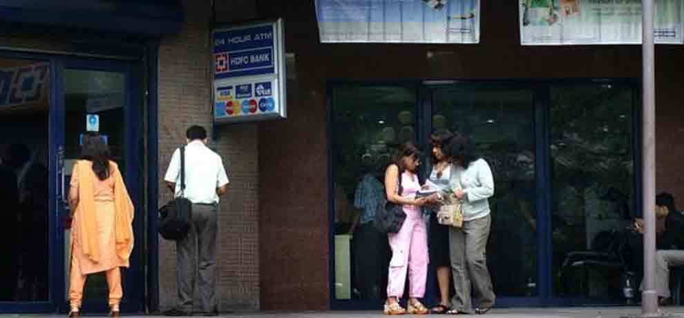 heavy police forces deployed at banks and post office before note exchange