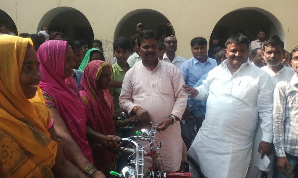 500 bicycles were distributed to workers