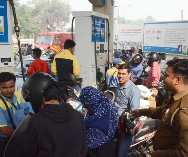 problems because of no change money in lucknow.