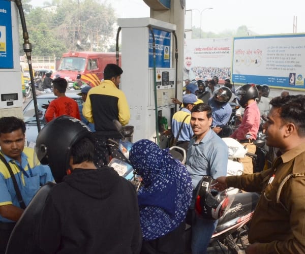 problems because of no change money in lucknow.