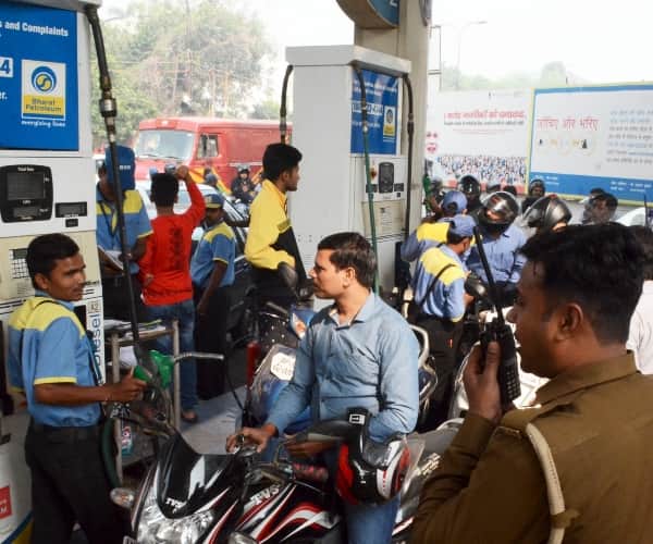 problems because of no change money in lucknow.