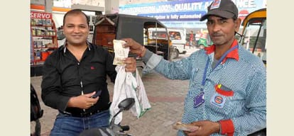 how ban of 500 and 100 notes affecting black marketers 
