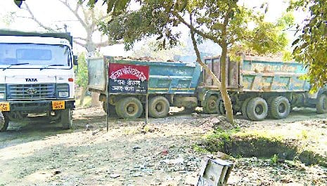 22 dumper fled the mining mafia raid