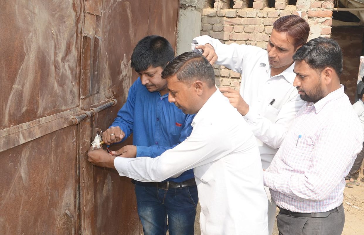 three poultry factories Sealing.