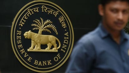 expert view over 500 and 1000 note ban