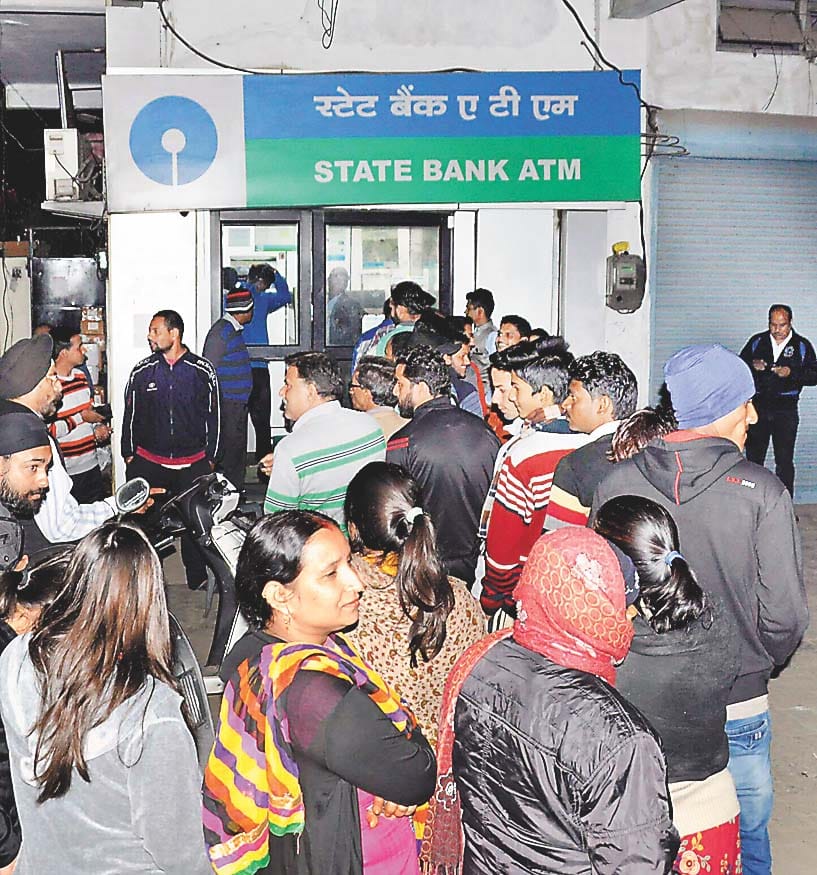 500 and Rs 1,000 notes off the declaration of People harass Tirthnagri