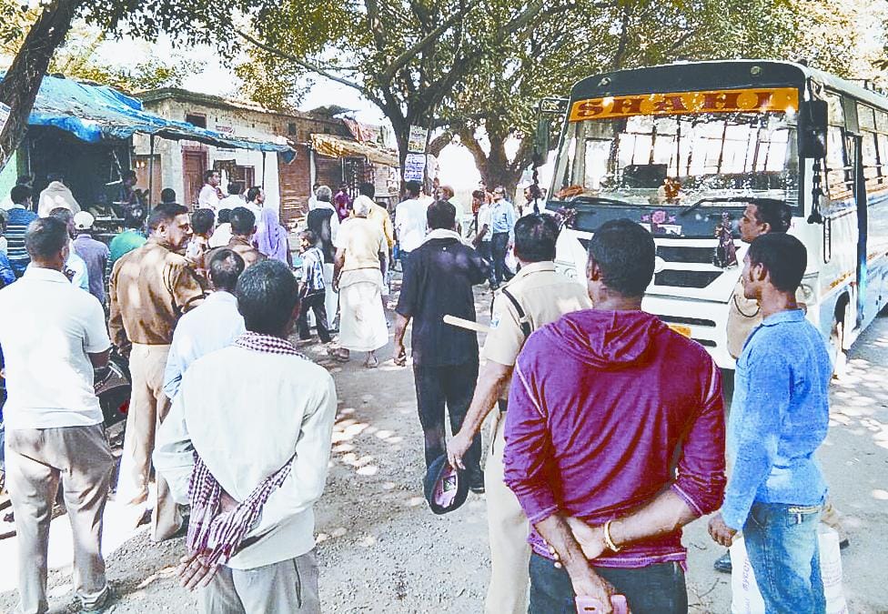 Ruckus at pipraich railway station during ticket checknig