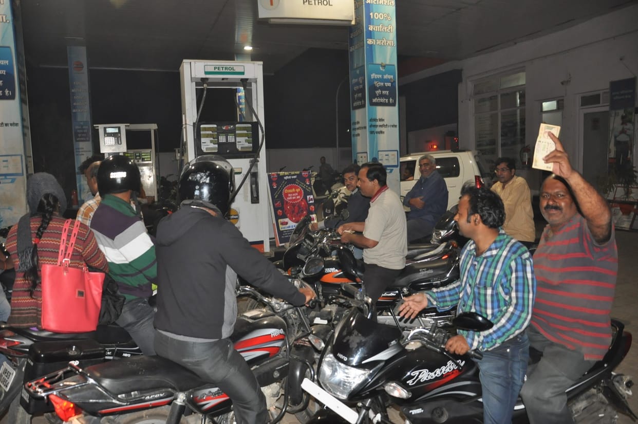 Reaction to ban 500 and 1000 rupess note