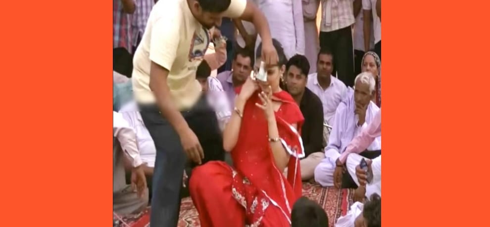 Molestation with singer and dancer Sapna on stage, vedio viral on you tube.