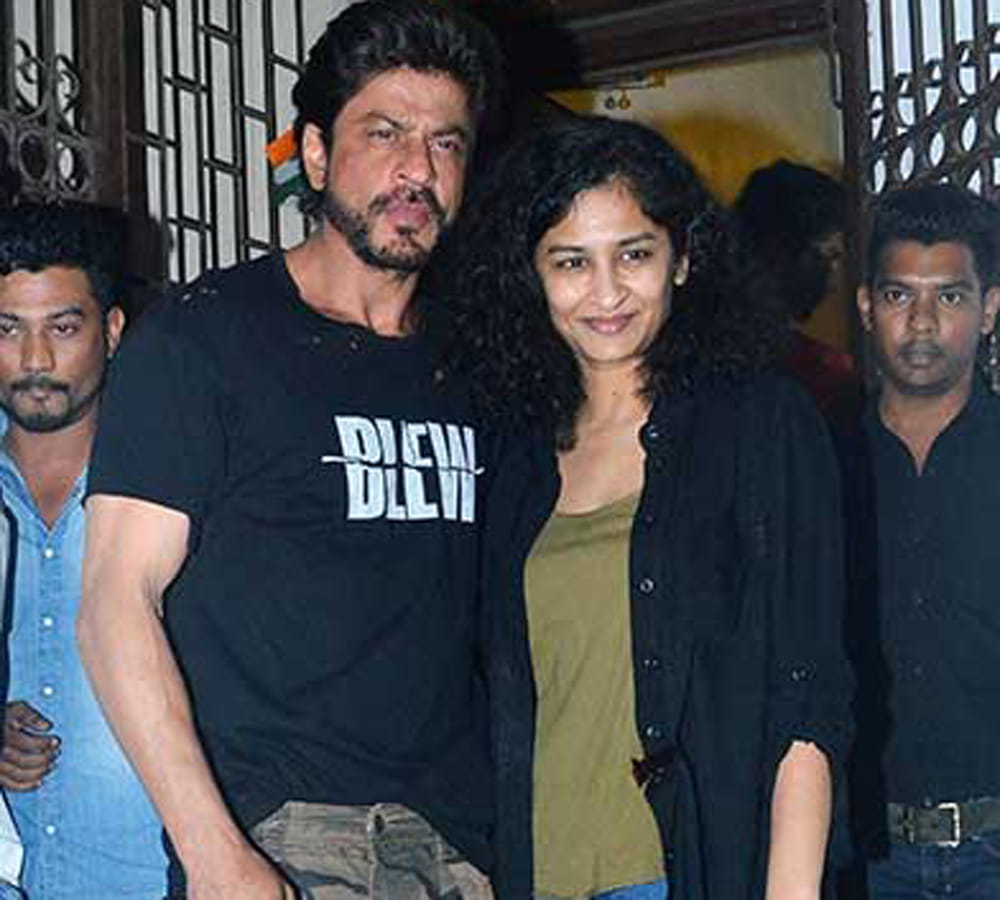 Bollywood superstar flaunts his ripped T-shirt look
