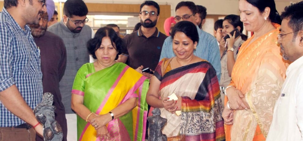 President's daughter got grand welcome as she reached to college