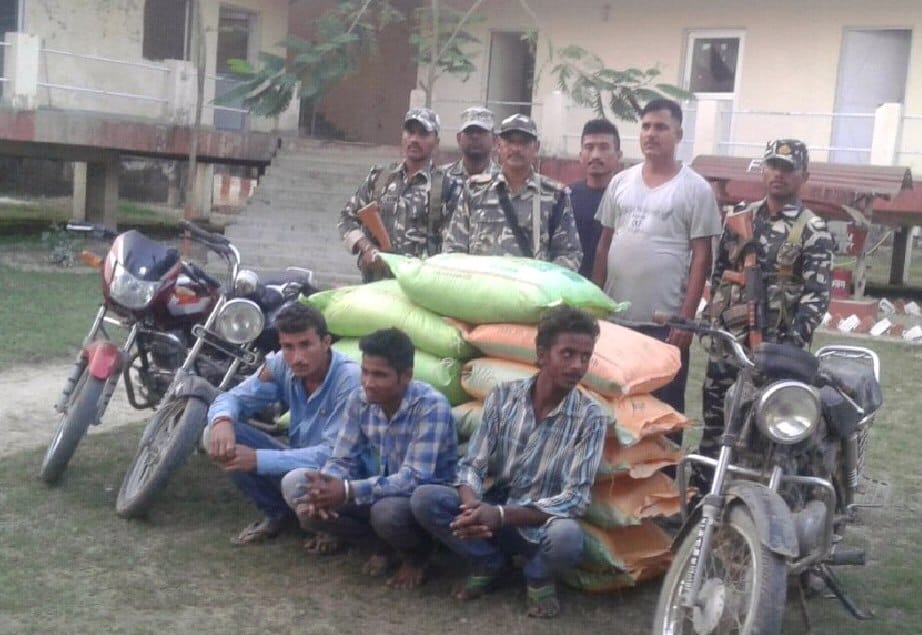 Nepal urea being recovered, finally picked three smugglers