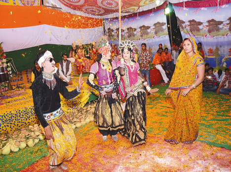 Om Nagar locality of the city are in the sacrifice