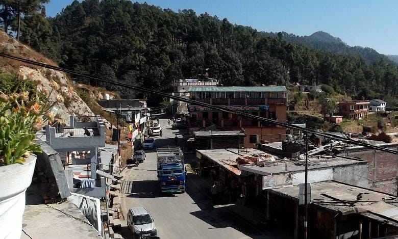 Dulcina toilets in town, water, parking problems