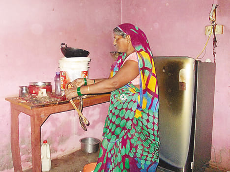 Leakage from the cylinder fires, scorching homeowner