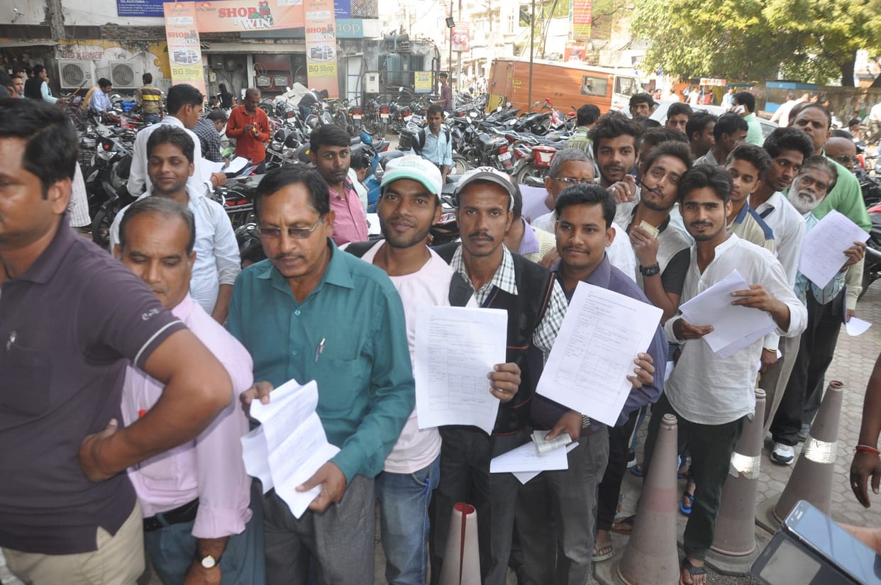 rush at bank in gorakhpur