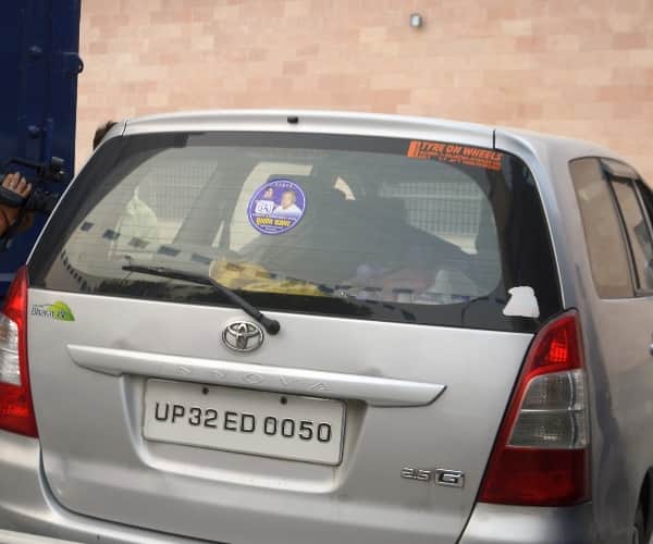 BSP leaders reach office with bags and briefcase.