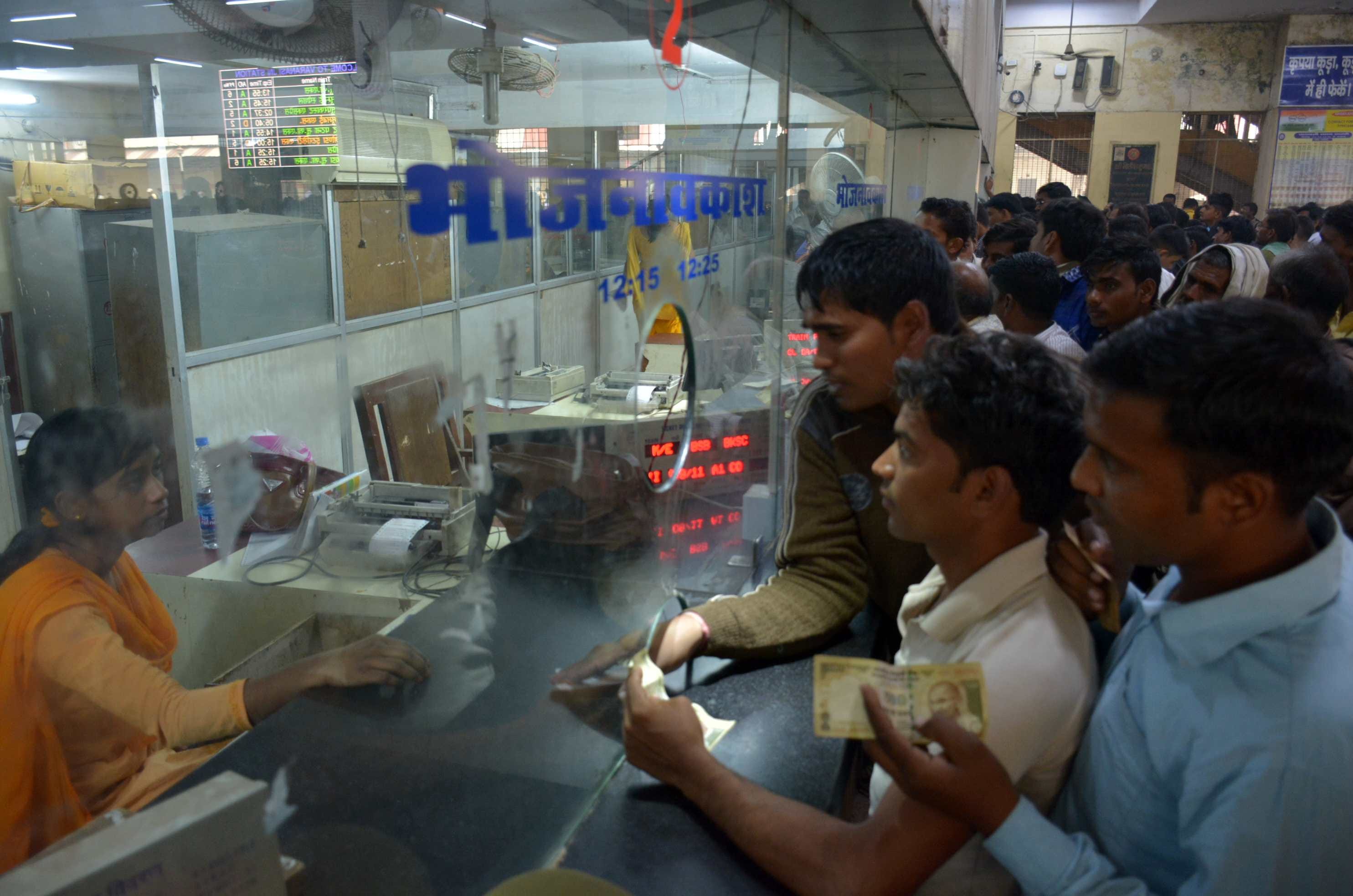 Demonetisation: Where you can still use old Rs 500 notes