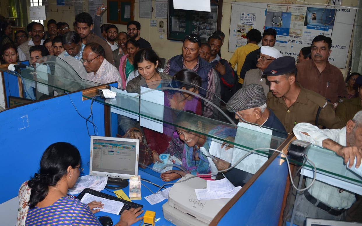 many questions in people minds to exchange of old currency from bank, read here answers