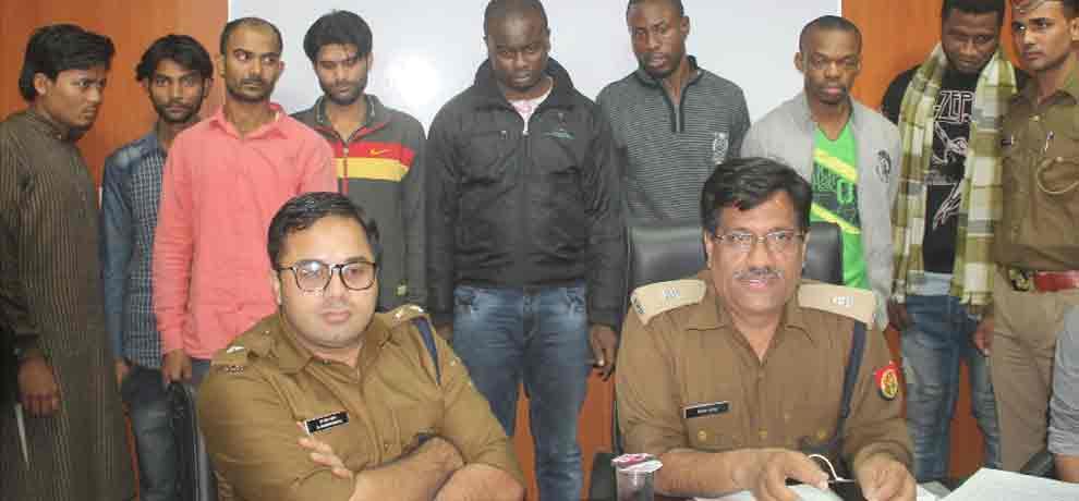 fraud gang arrested in noida taking money on the name on companies md 