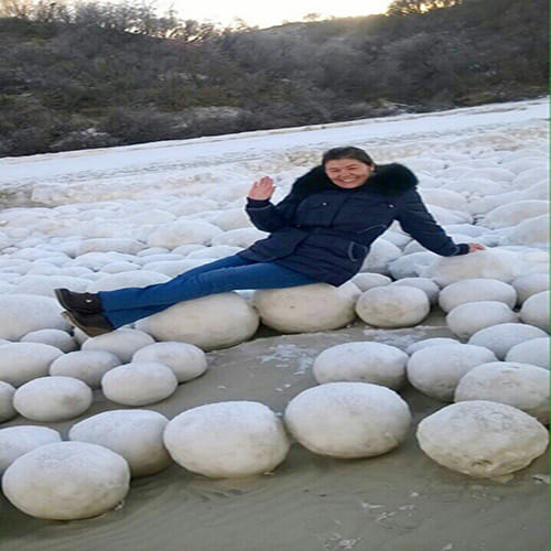 Mystery giant snowballs turning up on Russian beaches