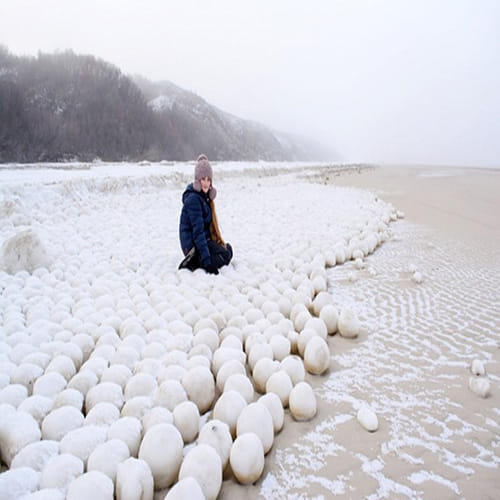 Mystery giant snowballs turning up on Russian beaches