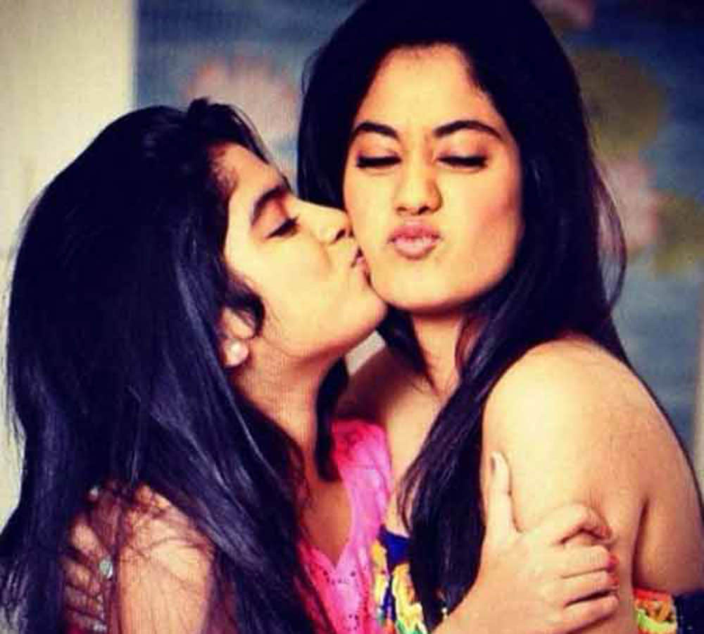 Jhanvi Kapoor not allowed to have BOYFRIENDS