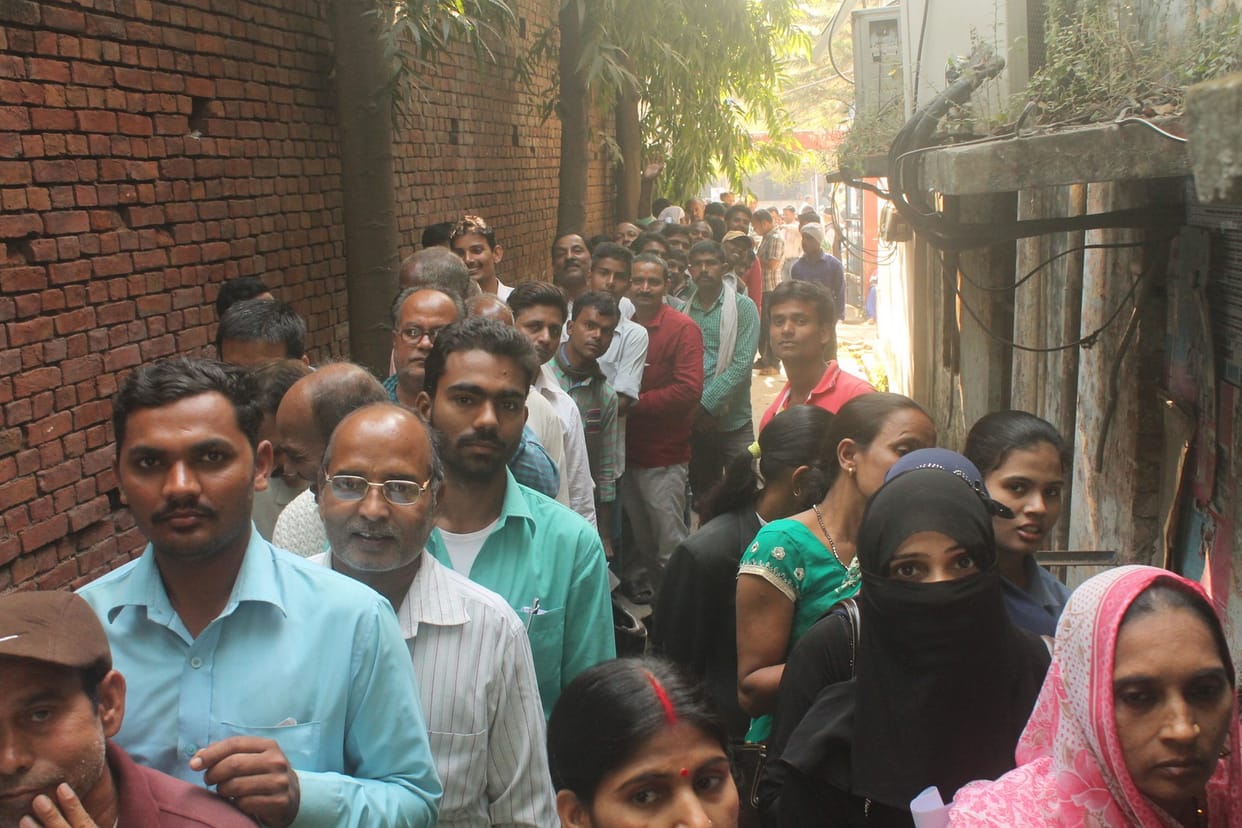 rs 500-1000 descended to change people's Note