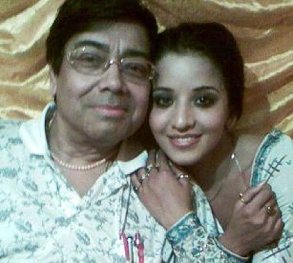 monalisa secretly married with bhojpuri actror