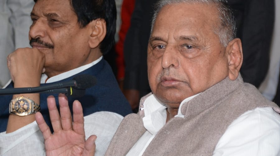 mulayam singh yadav meets shivpal yadav 