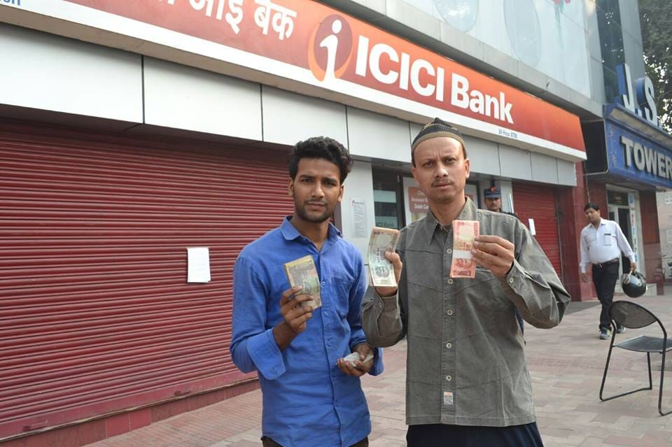 2000 new note not working in market due to no change money in return from shopkeepers