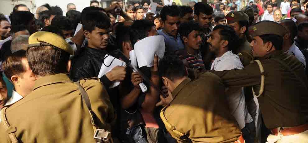 government must immidiate take 8 stepds to face problem of  Demonetisation