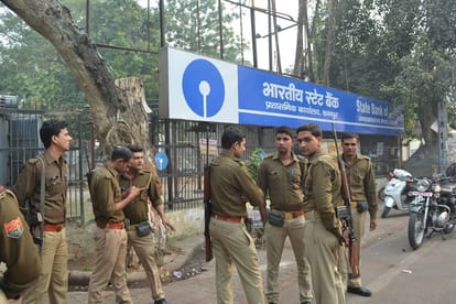 big rush for new currency in banks kanpur