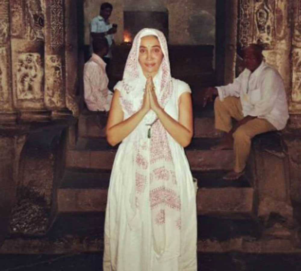 sofiya hayat share hot photo on instagram account