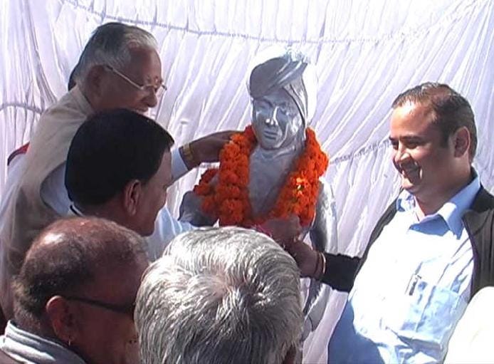 Statue unveiled