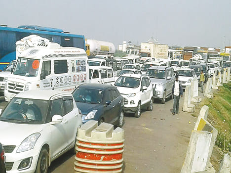 On the morning commotion Bara toll, toll-free relief