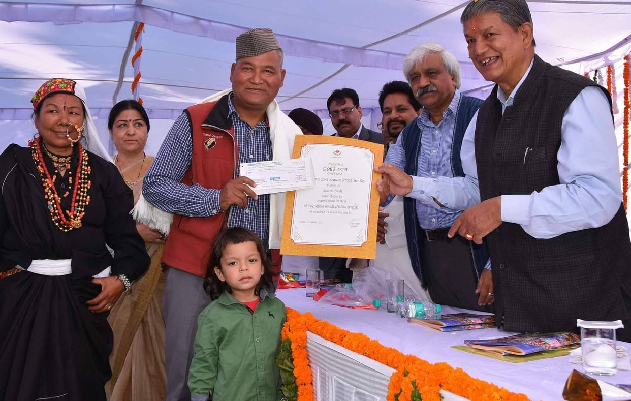 9 people got uttarakhand ratna prize.
