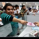 2000 new note not working in market due to no change money in return